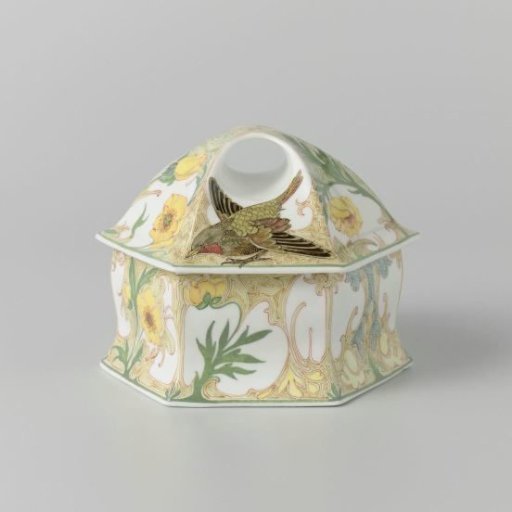 Lid of a bonbonnière with flowers and a bird
