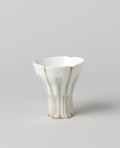 Sugar pot, painted with the Crocus decoration