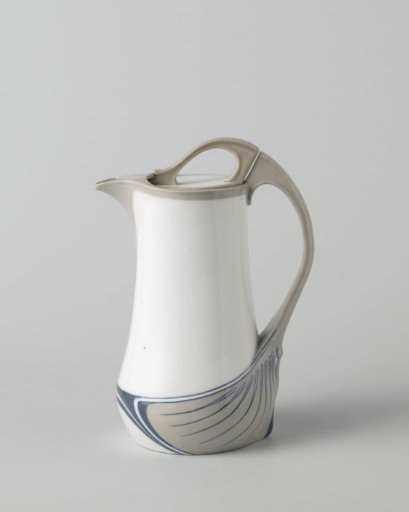 Coffee pot with lid from the coffee and tea service 'Saxonia'