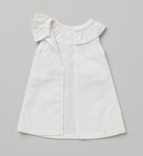 Baby shirt, sleeveless, of white linen with gathered collar
