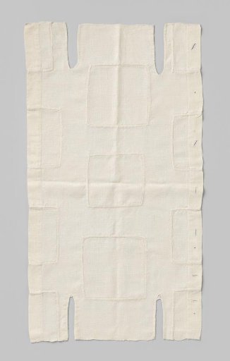Unmarked pin and fabric cushion of linen and cotton with 11 stops or inserts, 4 slits, of which 1 slit with crochet work at the point, 6 buttonholes, and 4 tie holes