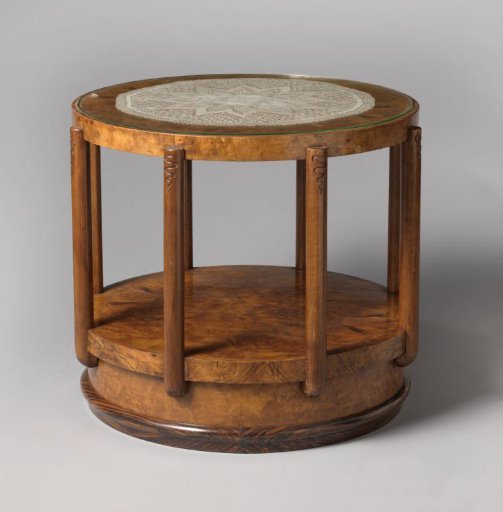 Table, round, design by Jan de Meijer