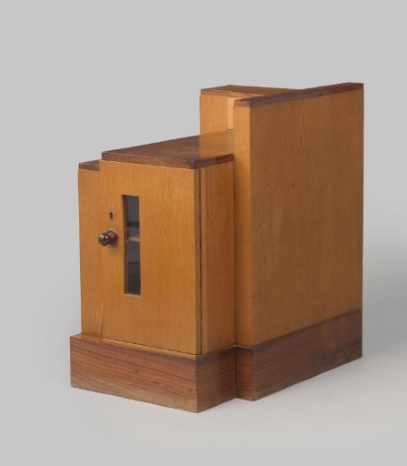 Cabinet belonging to a bench