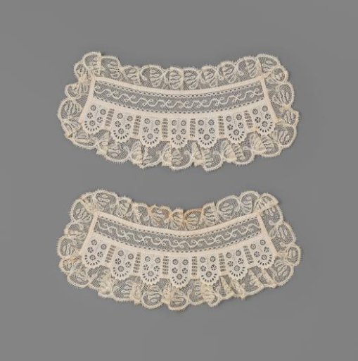 Cuff with English embroidery and a strip of Valenciennes lace