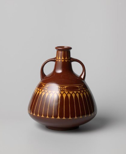 Earthenware vase with geometric decoration