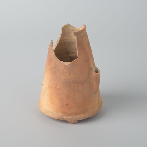 Fragment of an unglazed earthenware jug (De Caluwe kiln waste)