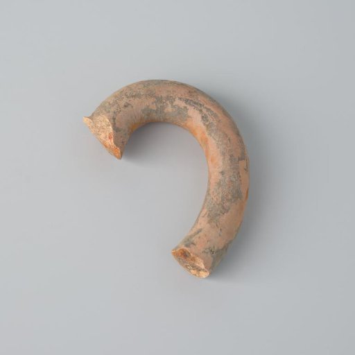 Handle of a teapot (De Caluwe kiln waste)