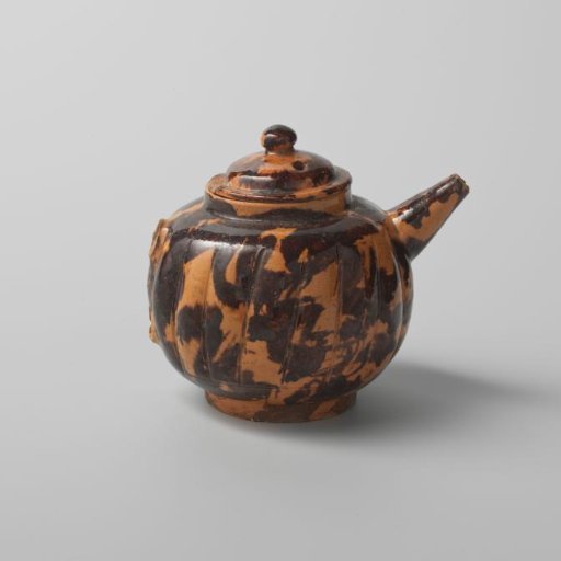 Teapot with a Brown Stain (De Caluwe Kiln Waste)