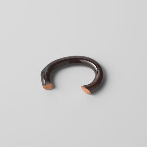 Ear of a teapot (De Caluwe bakafval)