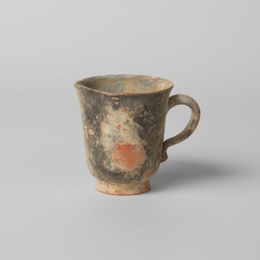 High bell-shaped handle (De Caluwe kiln waste)