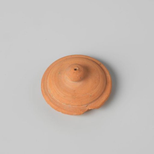 Lid of a Teapot (De Caluwe bakafval)