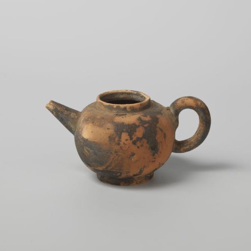 Teapot of Unglazed Earthenware with Black Spots (De Caluwe bakafval)