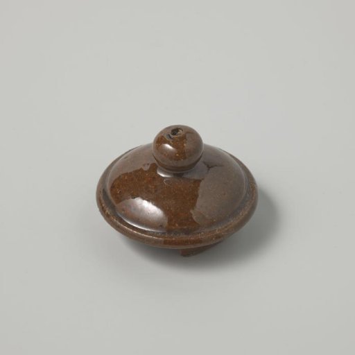 Cover of a Teapot with a Brown Glaze (De Caluwe bakafval)