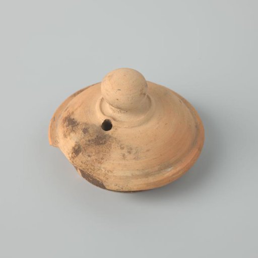 Lid of a Teapot (De Caluwe Kiln Waste)