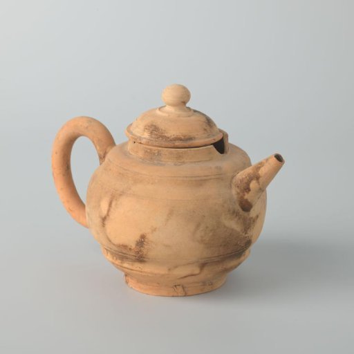 Teapot of unglazed earthenware (The Caluwe kiln waste)