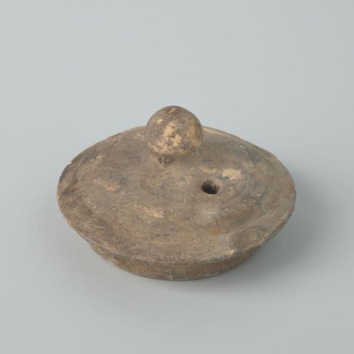 Lid of a Teapot (De Caluwe bakafval)