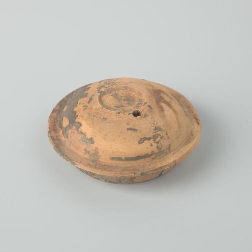 Lid of a teapot (De Caluwe bakafval)