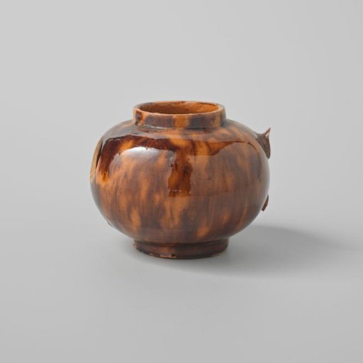 Teapot with Brown Spots under a Yellow Glaze (De Caluwe bakafval)