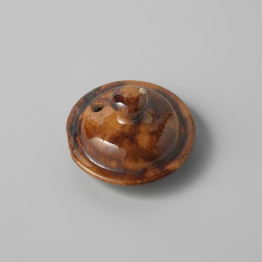 Lid of a teapot (De Caluwe bakafval)
