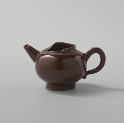 Teapot with a Black Glaze (De Caluwe Kiln Waste)
