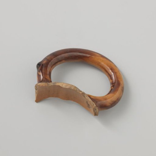 Ear of a Teapot (De Caluwe Kiln Waste)
