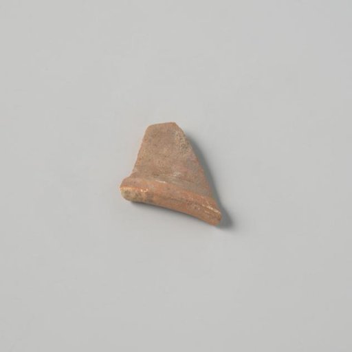A shard of unglazed earthenware (De Caluwe bakafval)