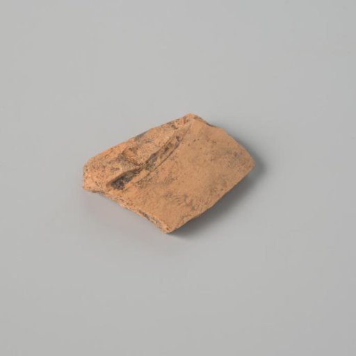 A fragment of unglazed earthenware (De Caluwe kiln waste)