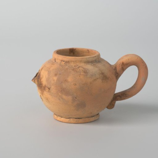 Teapot of Unglazed Earthenware (De Caluwe Kiln Waste)