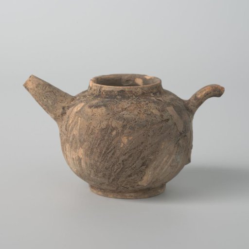 Teapot of unglazed earthenware (De Caluwe kiln waste)