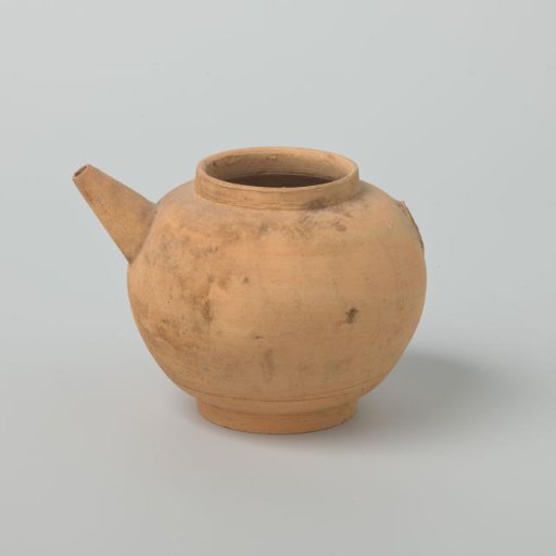 Teapot of Unglazed Earthenware (De Caluwe Kiln Waste)