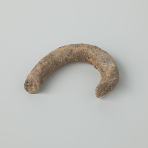 Fragment of a teapot handle (De Caluwe kiln waste)