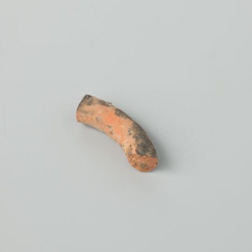 Fragment of a teapot handle (De Caluwe kiln waste)
