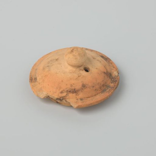 Lid of a Teapot (De Caluwe Kiln Waste)