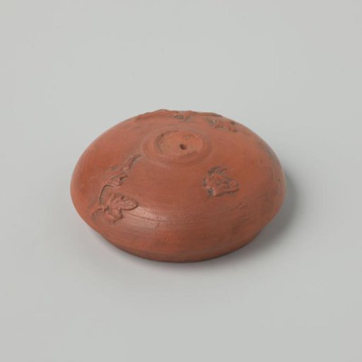 Lid of a teapot (De Caluwe kiln waste)