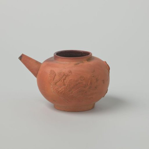 Teapot with flower branches in relief (De Caluwe kiln waste)