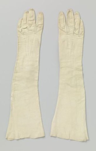 Glove of white chamois leather