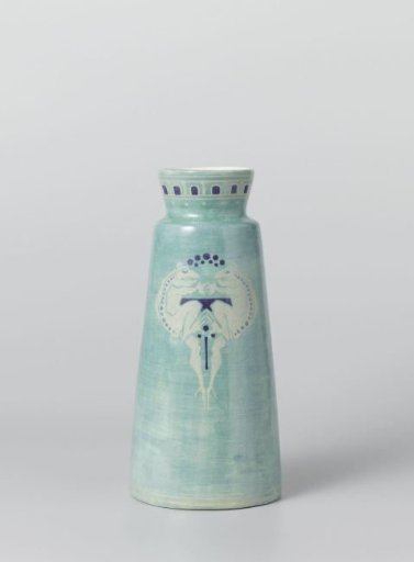 Vase painted with two camels facing each other