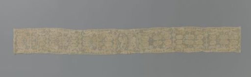 Strip of Needle Lace with Two Climbing Lions