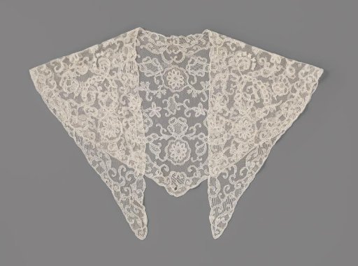 Collar or fichu of Carrickmacross lace
