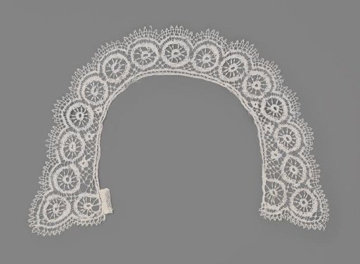 Collar of Cluny lace