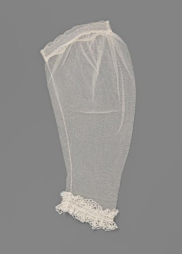 Under sleeve of tulle and lace