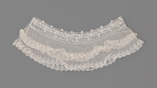 Collar of Lille lace with double strip