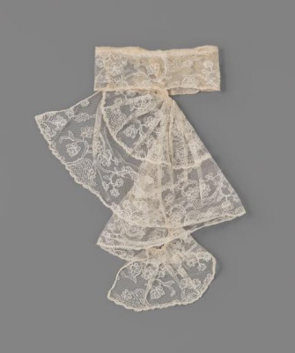 Guimpe of tulle, bobbin net