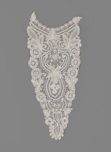 Plastron of Duchesse de Bruxelles with insert of needle lace