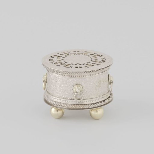 Knot chest