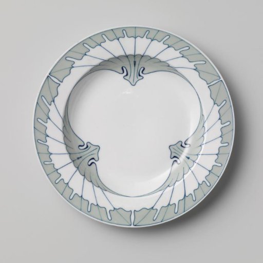Soup plate, painted with the Flügelmuster decoration