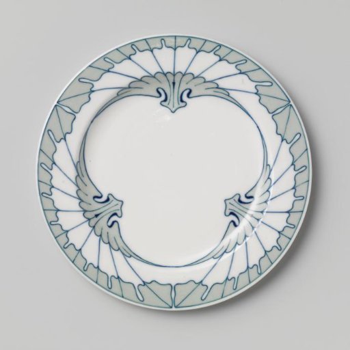 Plate painted with the Flügelmuster decoration