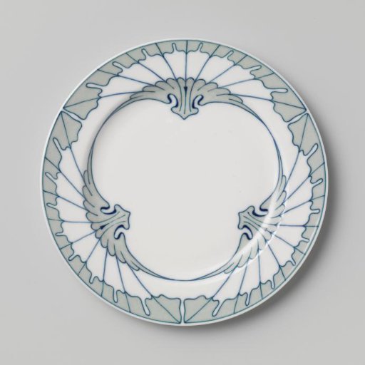Plate painted with the Flügelmuster decoration