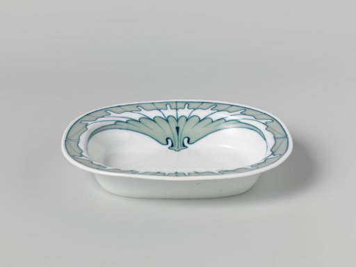 Dish or bowl, painted with the Flügelmuster decoration