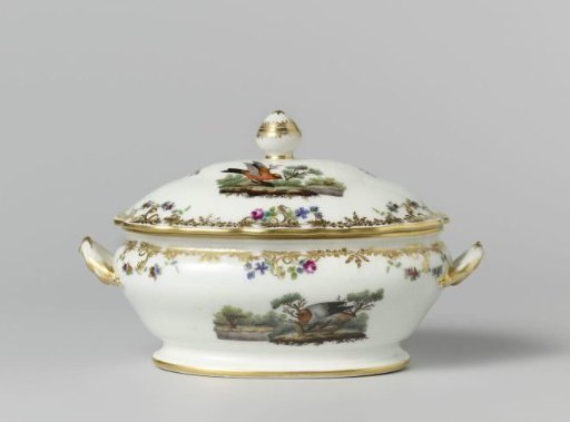 Tureen with underplate